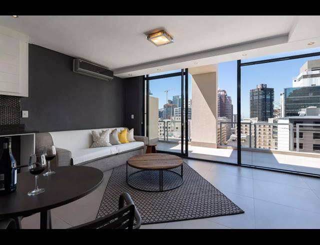 1 BEDROOM APARTMENT FOR SALE IN CAPE TOWN CITY CENTRE